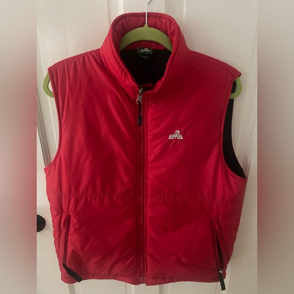 Vintage EMS vest. Packs into its own pocket. Great for spring fall hikes - Picture 1 of 12